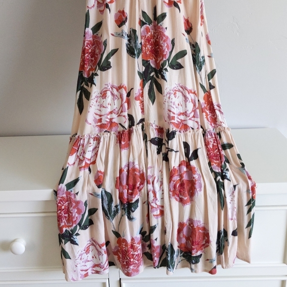 🆕🌿FLORAL MAXI DRESS🌿 - Picture 8 of 9